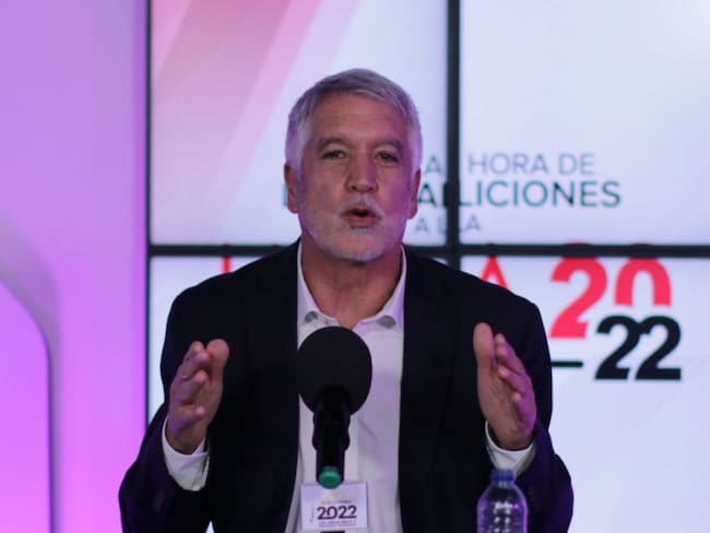 Enrique Peñalosa, precandidato presidencial. 