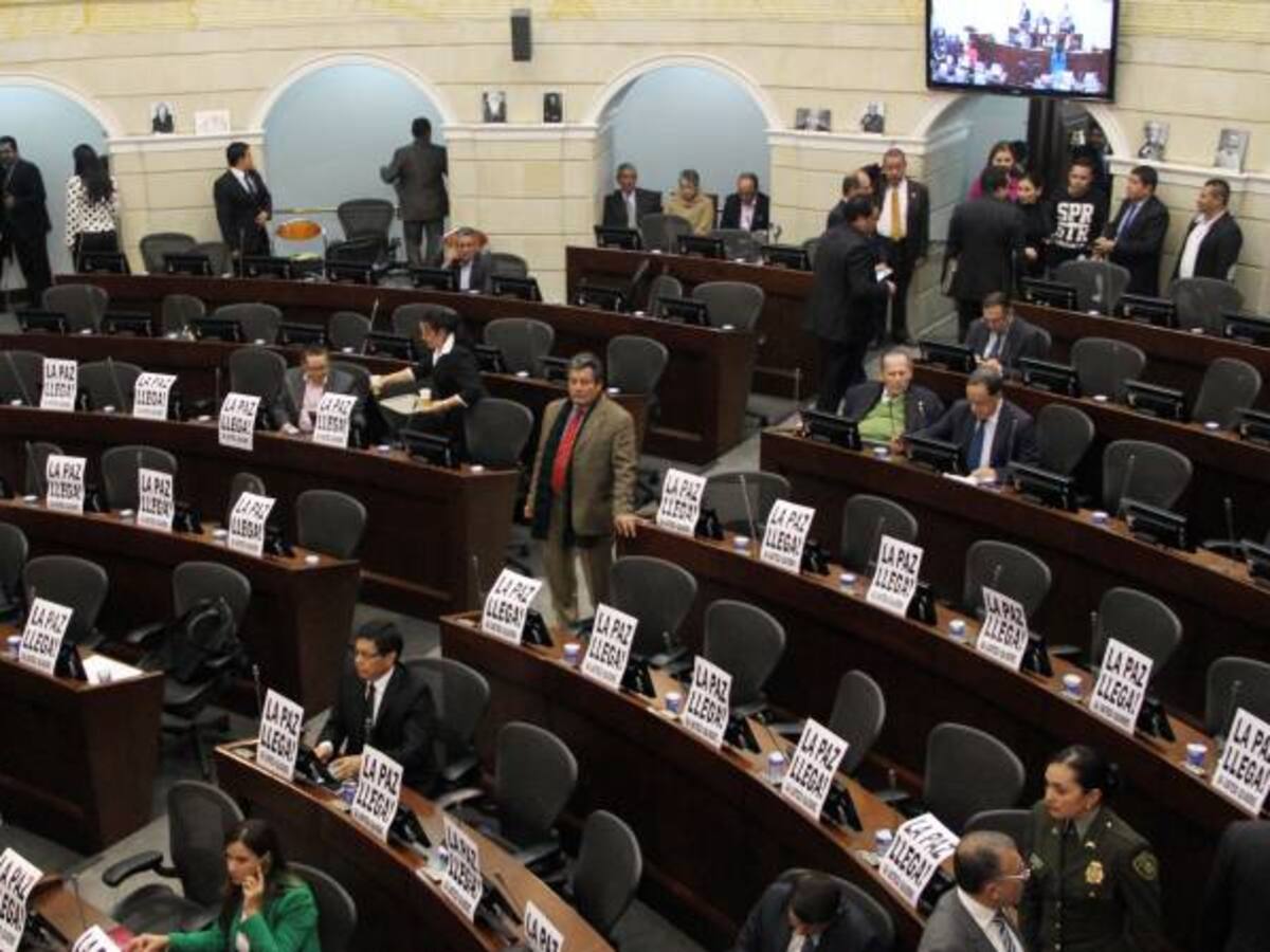 Se extienden sesiones extras del Congreso por caso Pretelt