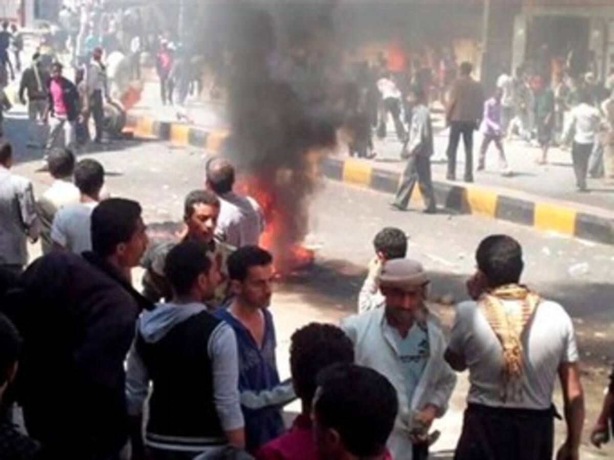 Ola de protestas en Libia, Bahréin y Yemen contra regímenes autoritarios