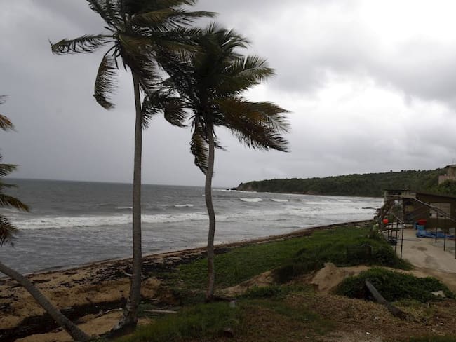 Huracán Dorian perdona a Puerto Rico y amenaza Florida