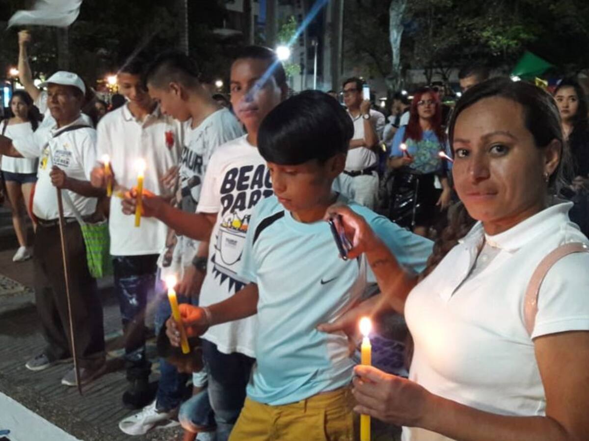 Marcha y velatón en contra de asesinatos de líderes sociales en Armenia