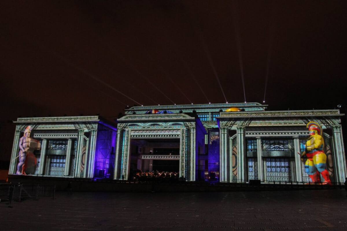 El show de luces Lyon es típico de la ciudad francesa desde hace varios años y tuvo sus orígenes en 1852, en una tradición religiosa a través de la cual se iluminaba la ciudad con velas en las ventanas y vitrales.
