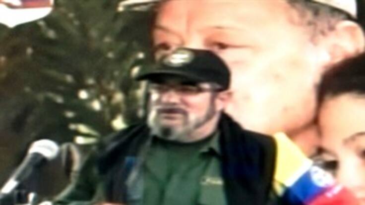 No nos levantaremos de la mesa hasta izar bandera: Timochenko