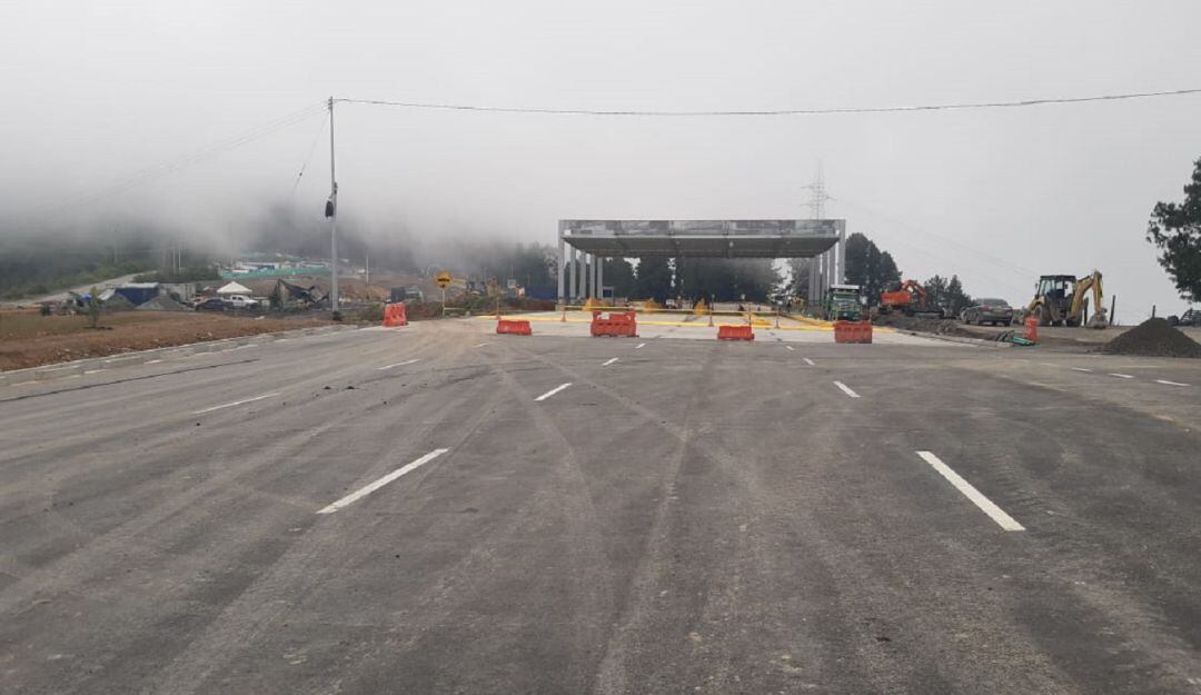 Caseta de peaje ubicada en el portal Quindío, antes de ingresar a los túneles cortos que llevan al túnel principal