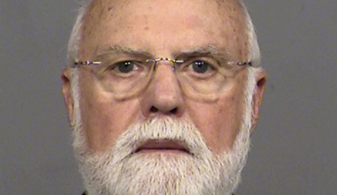 La historia del médico que inseminó con su esperma a 90 mujeres en EE.UU.