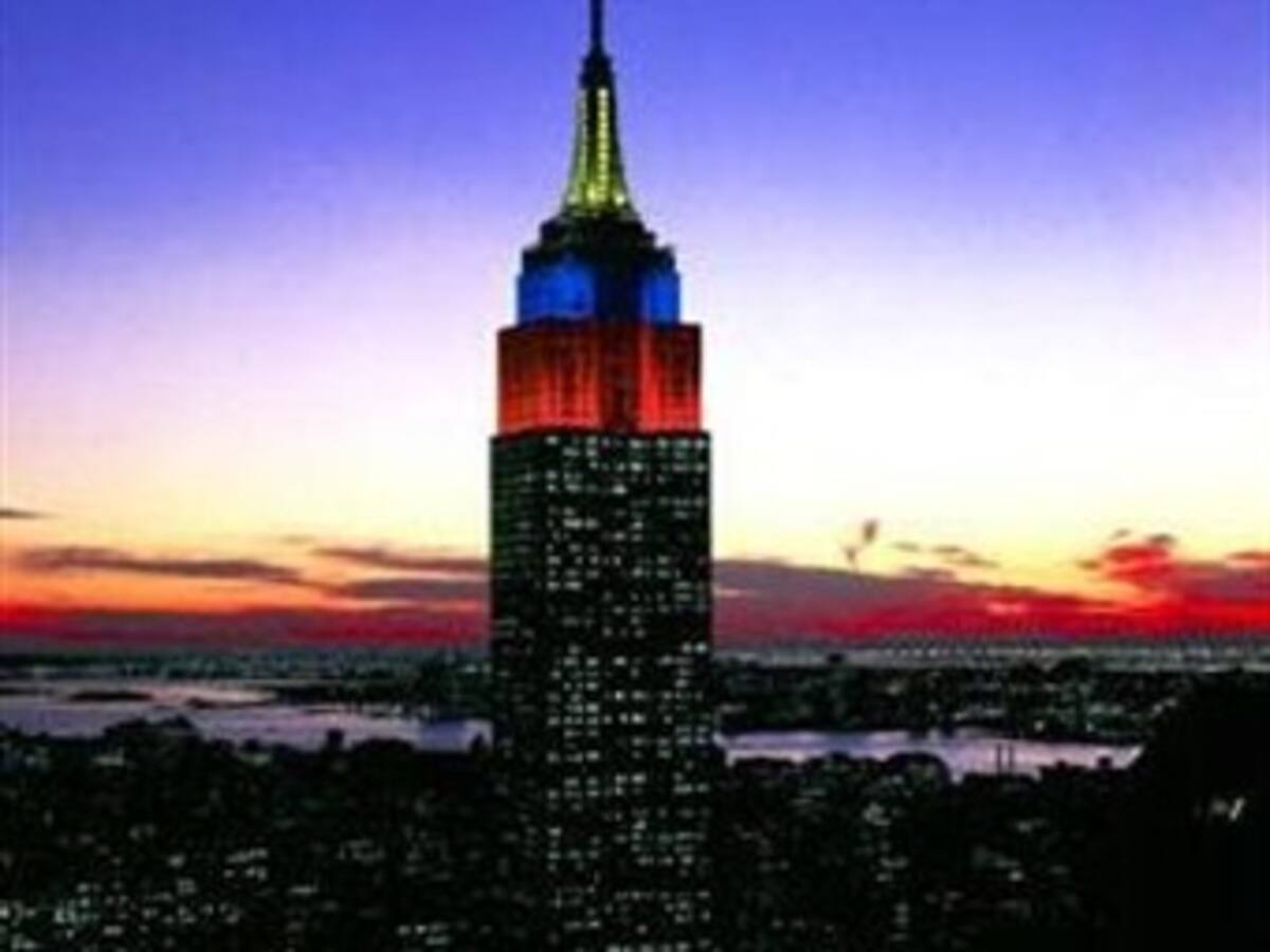 El Empire State homenajea la 'Colombia olímpica' con los colores de su bandera