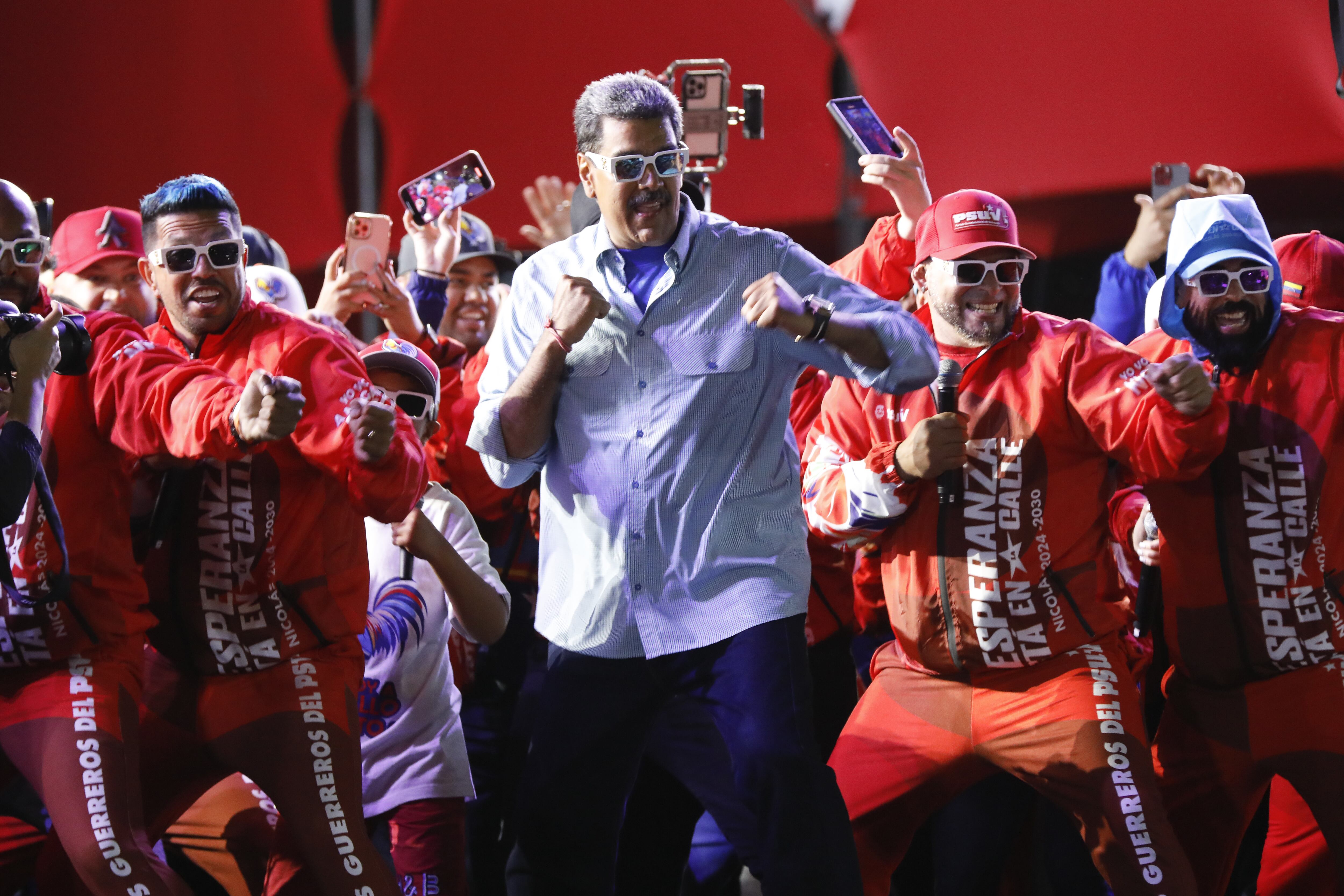 Maduro, quien asumió el poder en 2013 ha logrado mantenerse en el poder pese a los intentos de la oposición y gobiernos extranjeros de lograr que otro grupo político gobierne Venezuela. 
(Foto: Pedro Rances Mattey/Anadolu via Getty Images)