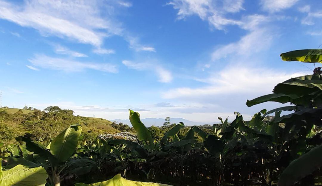 Hermoso amanecer desde el palacio de Barbas Bremen en Filandia, Quindío