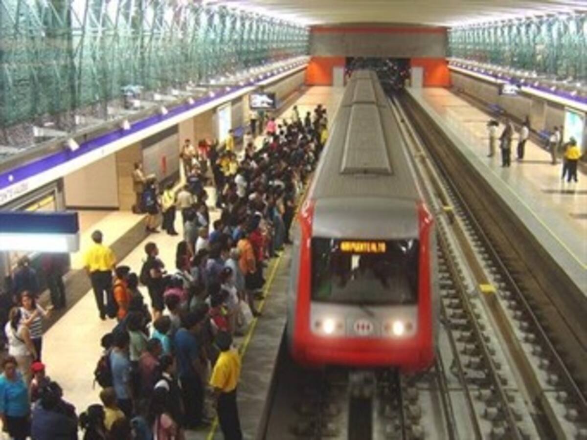 Metro de Santiago de Chile, paralizado por primera vez en su historia