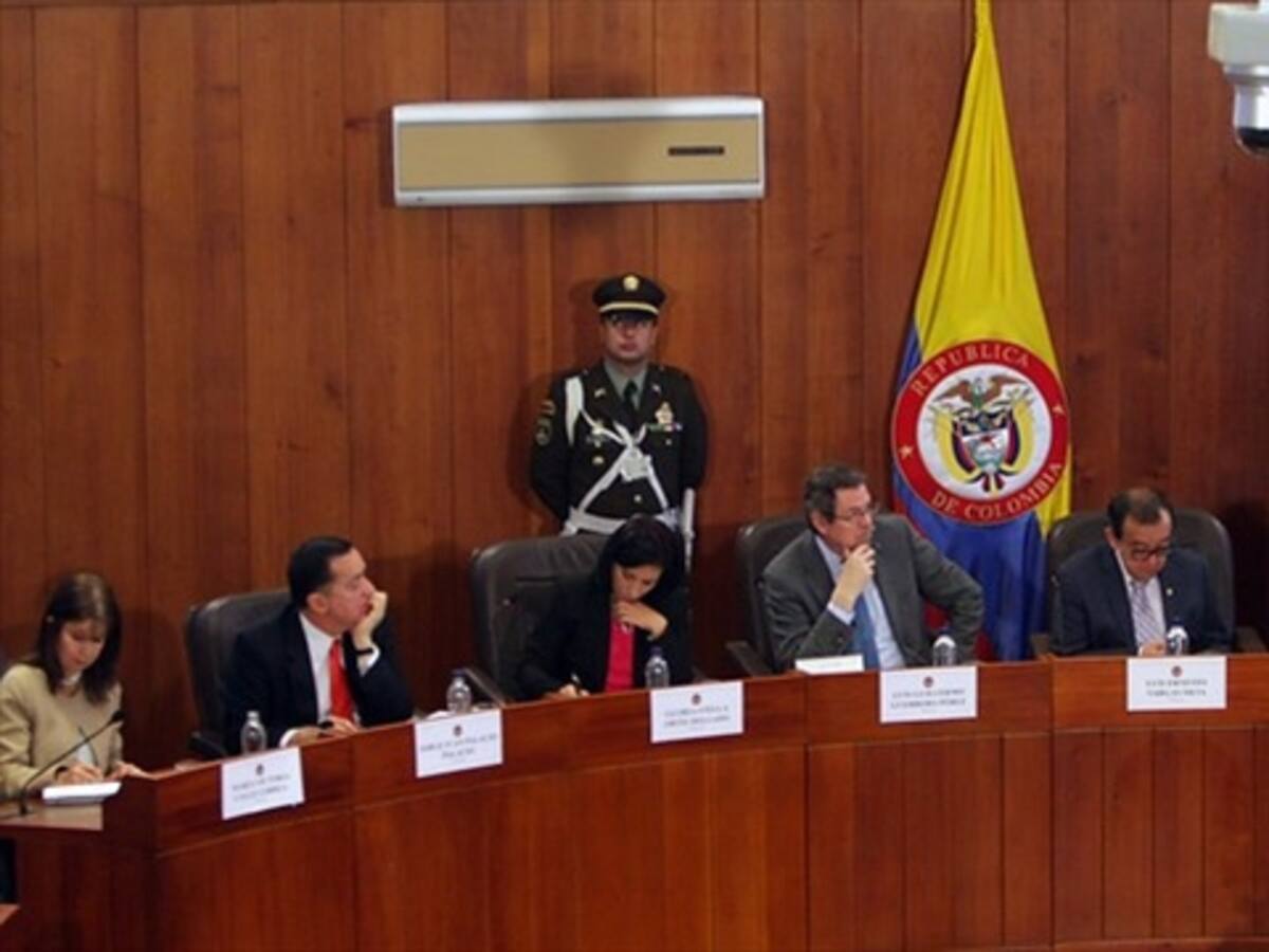 Proyecto ley estatutaria con mensaje de urgencia para suspender magistrados