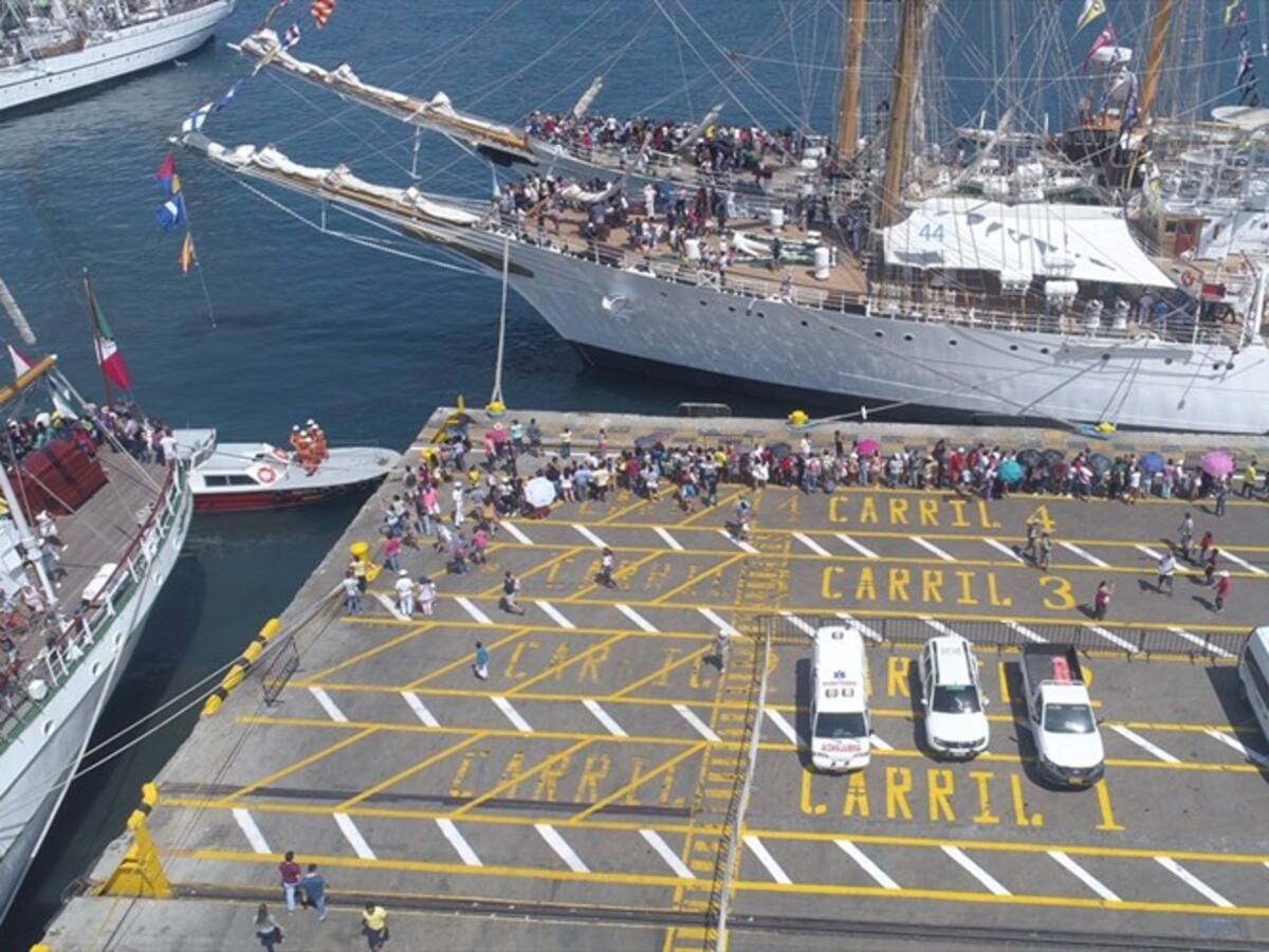 Más de 30 mil turistas visitaron los 7 buques escuela en el Puerto de Santa Marta