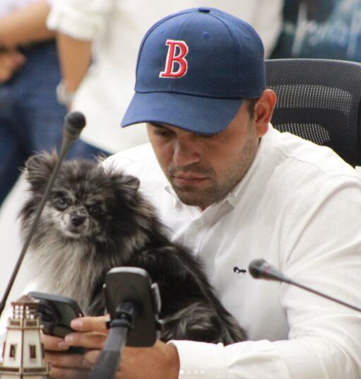 Denuncian que habrían asesinado a mascota de concejal de Bello como amenaza. Foto: Cortesía.