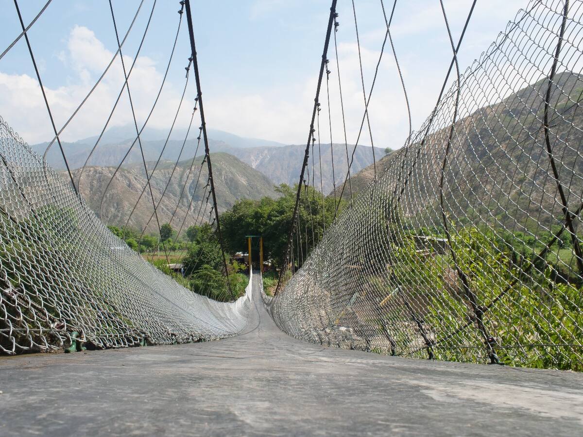 Alcaldía de Cepitá y Gobernación deberán buscar una solución a puente en peatonal