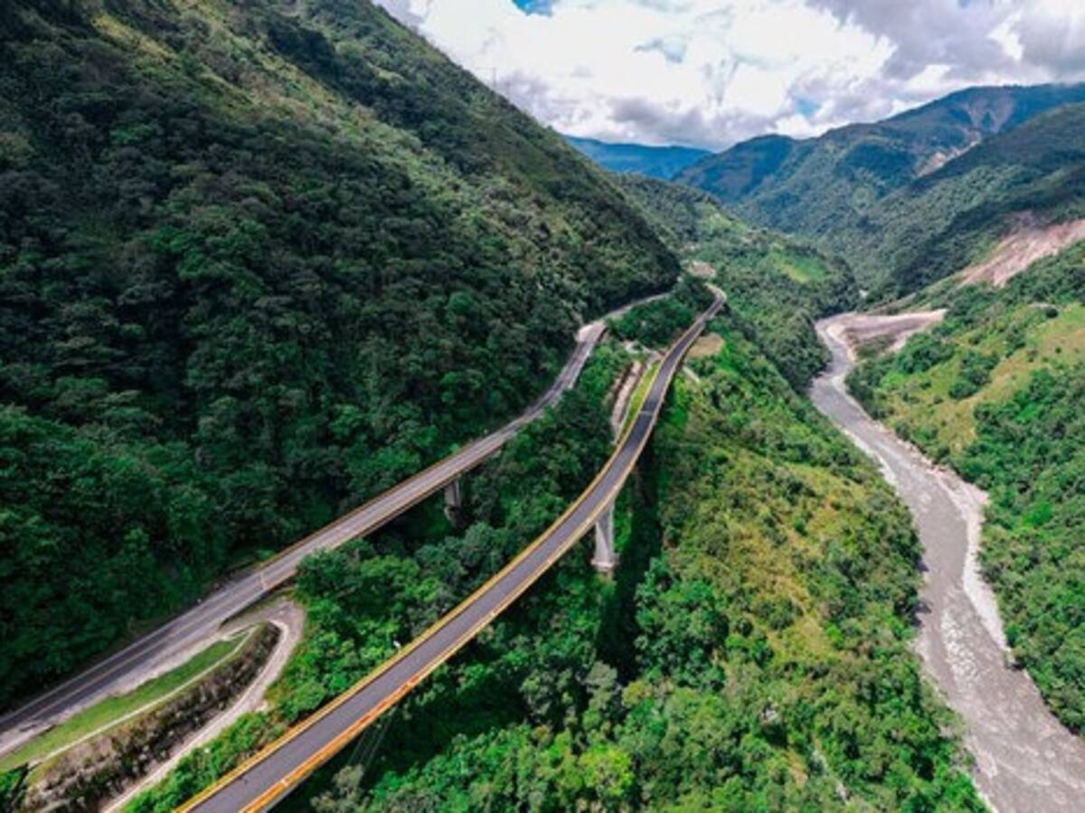 Estado vía al Llano HOY: cierres por lluvia y deslizamientos en vía Bogotá - Villavicencio