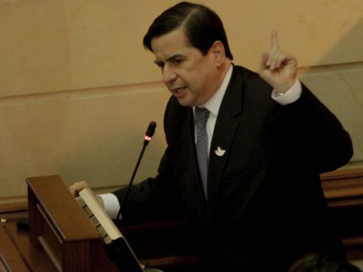 Gobierno presentará al Congreso 11 iniciativas urgentes para implementar el acuerdo de paz: Cristo