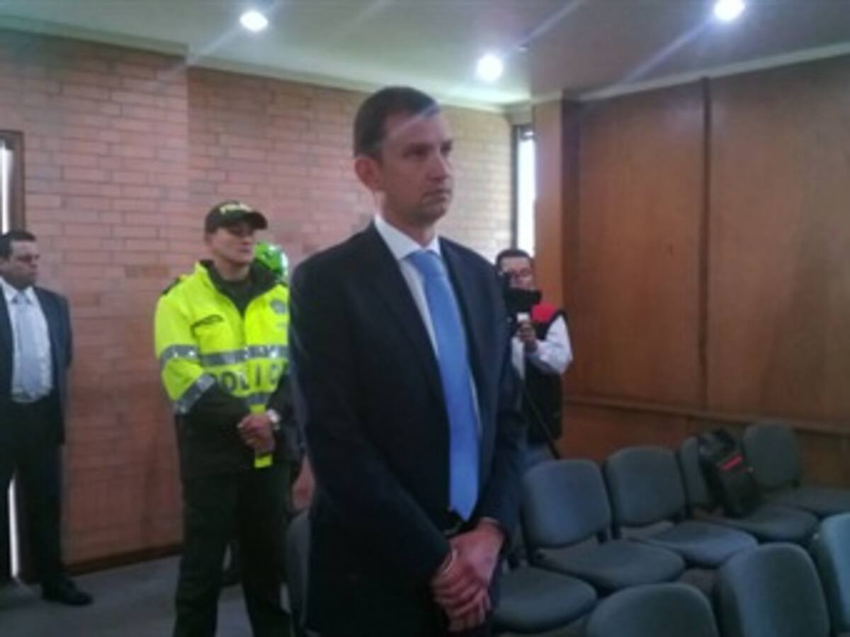 Desde el Concejo de Bogotá también se diseñó el complot contra Petro: Tapia
