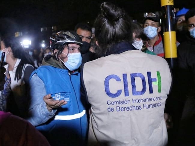 Visita previa de una delegación de la CIDH durante jornadas de protestas en Colombia. 
Foto: Colprensa