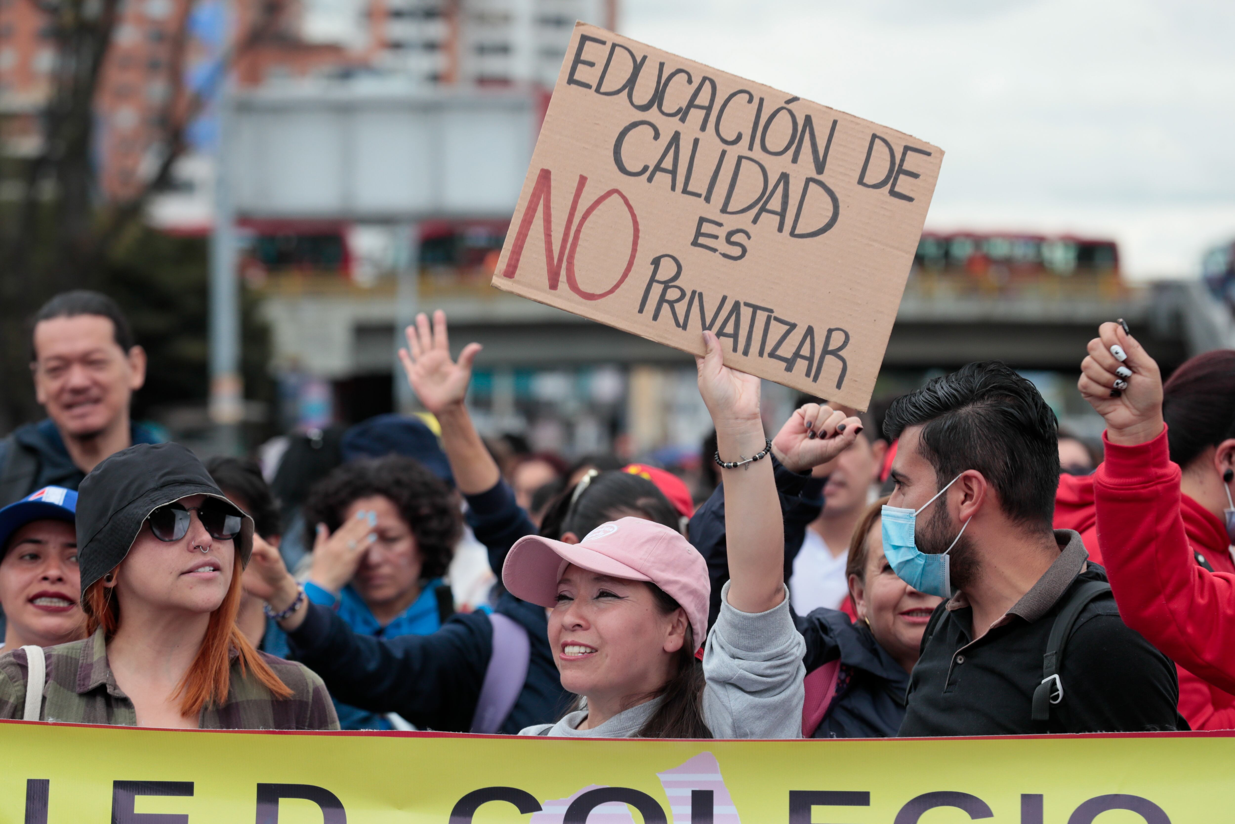 Reclamos por fallas en la atención médica y retrasos en el pago de prestaciones sociales del magisterio