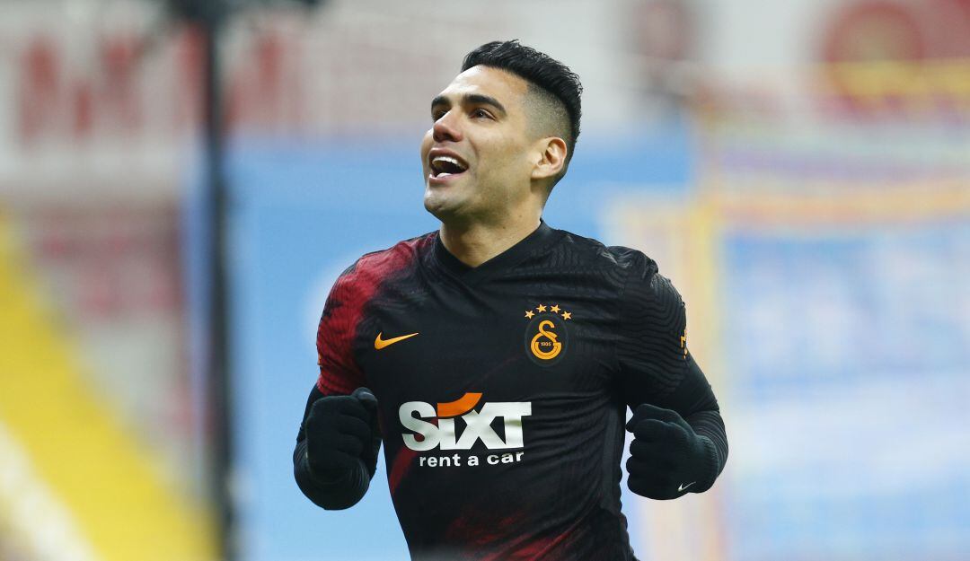 Radamel Falcao y su mensaje lleno de fe tras gol con el Galatasaray