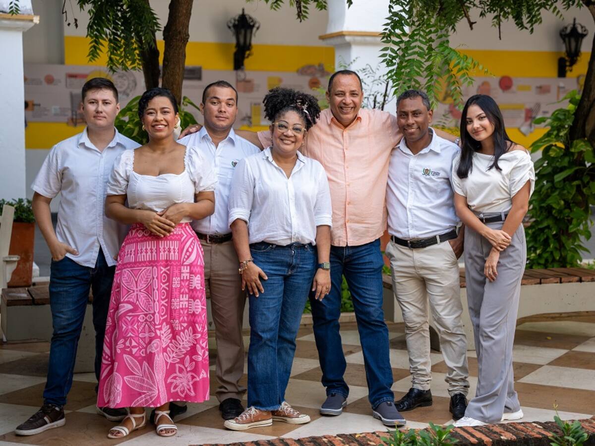 Programa ‘Universo U’, gana premio de Canal Zoom