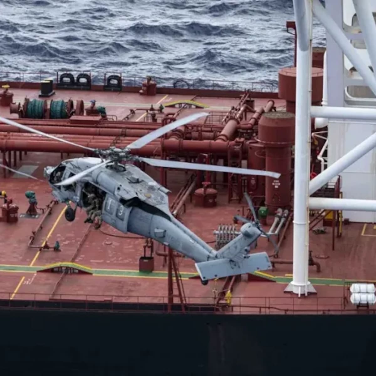 EE.UU. aborda un tercer petrolero en el Índico por violar su bloqueo de crudo en el Caribe