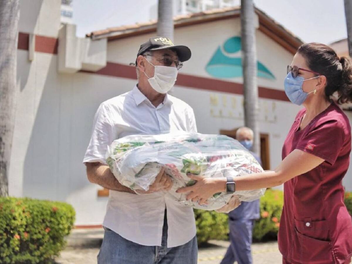 Sector empresarial dona elementos de desinfección a hospitales en Cartagena