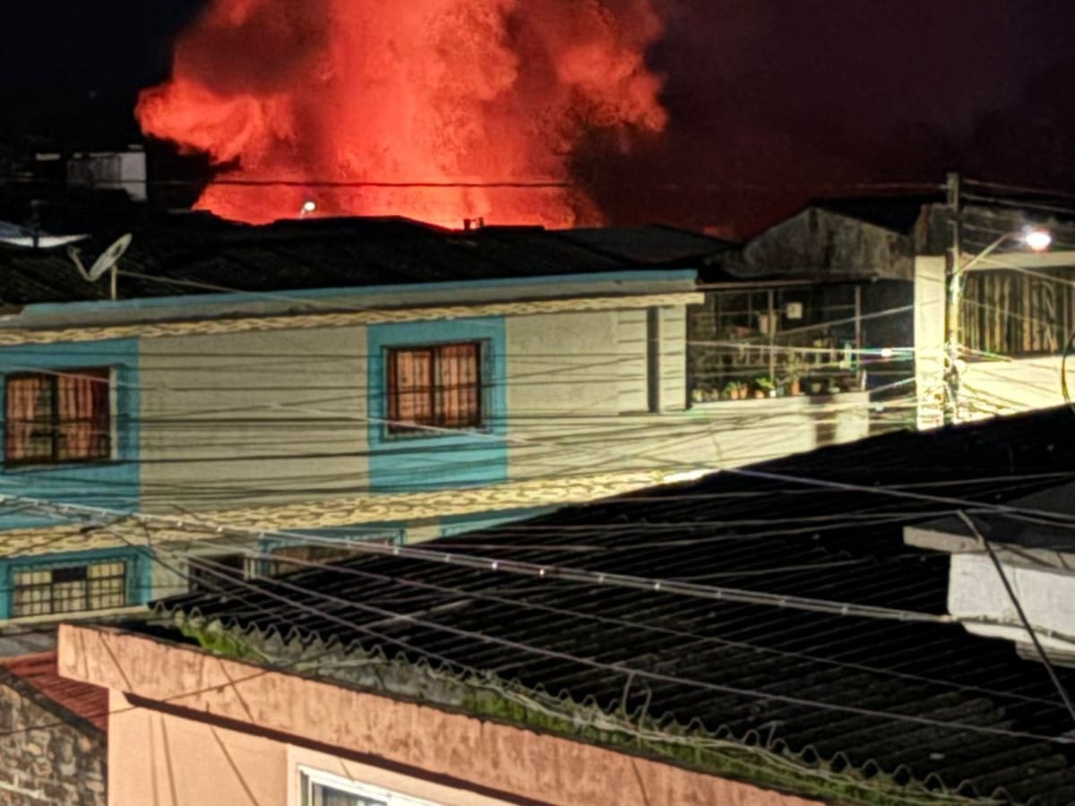 18 damnificados y cinco viviendas afectadas dejó incendio en Quimbaya, Quindío