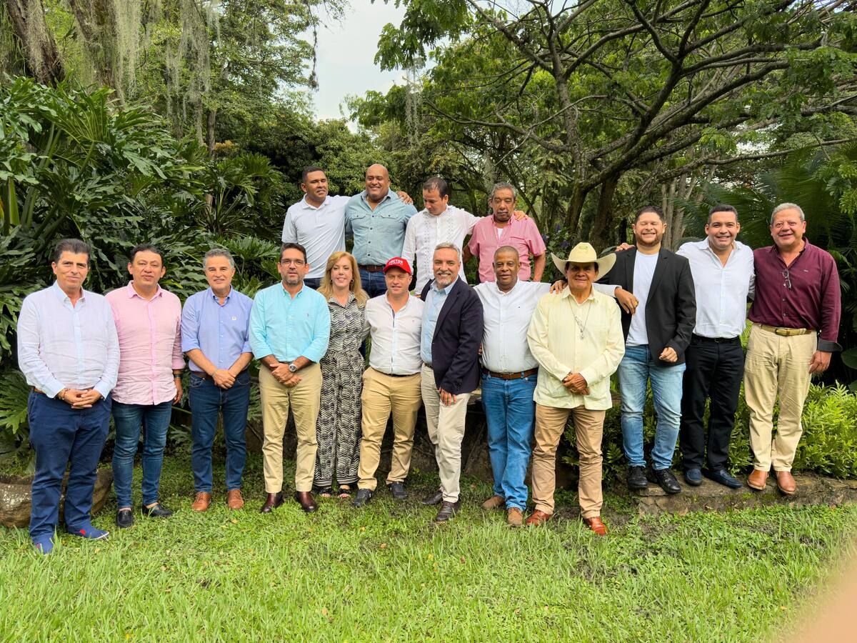 Zuluaga, Aníbal Gaviria y Héctor Olimpo confirman intención de lanzarse a la Presidencia en el 2026