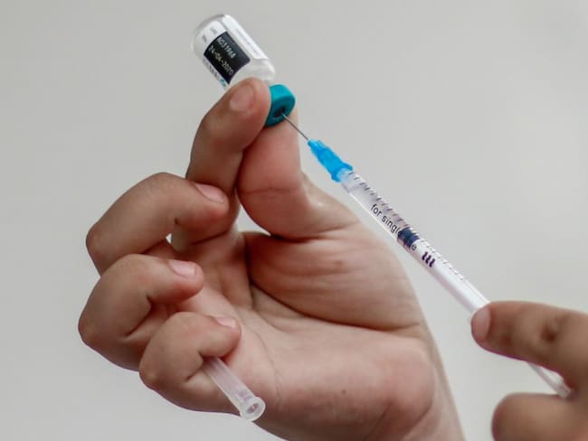 Poquitas, pero sí hay vacunas para segundas dosis en Medellín
