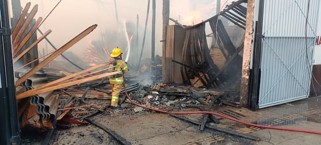 Incendio estructural en Bello deja afectada una vivienda. Foto: Cortesía Alcaldía de Bello