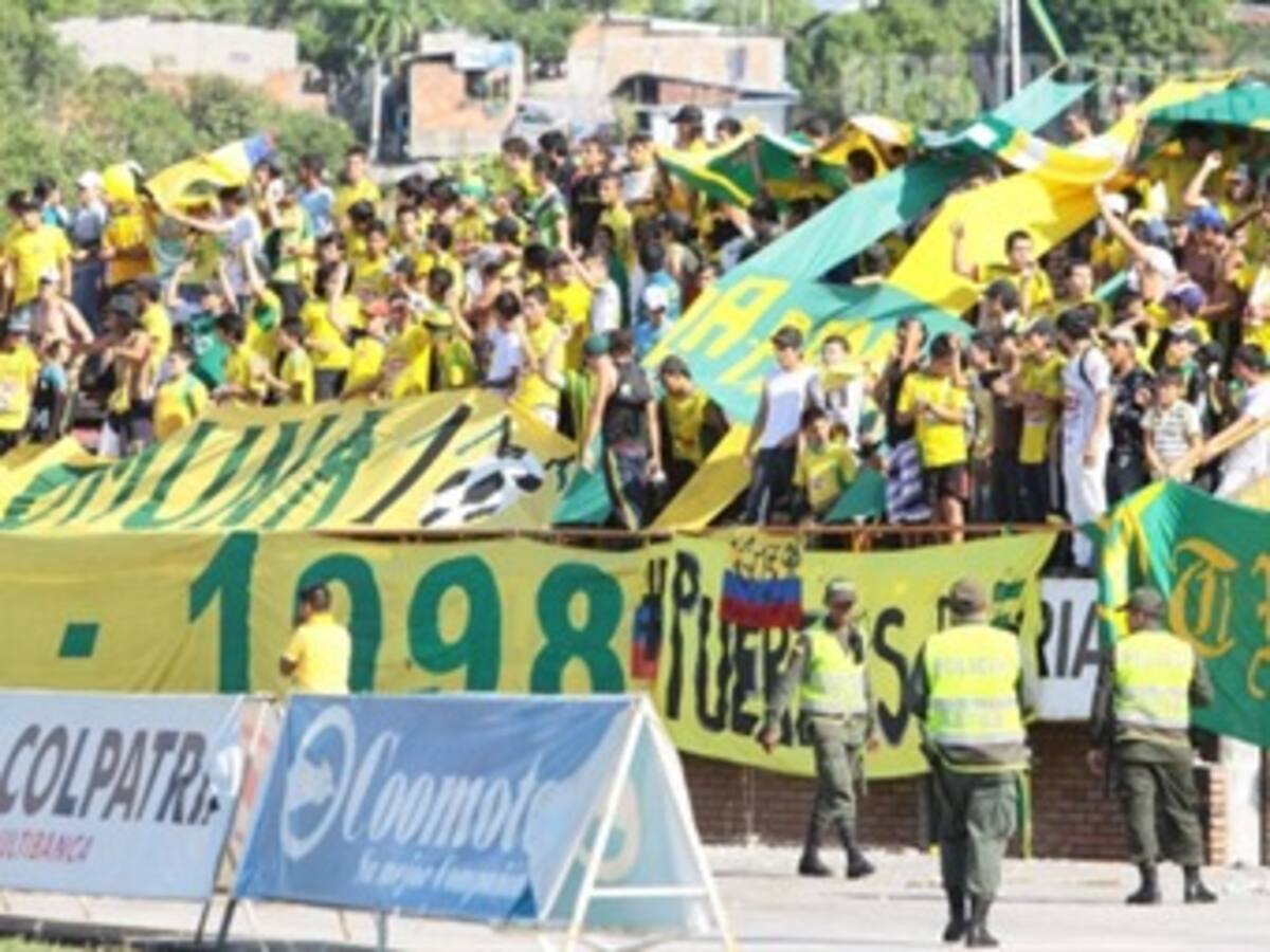 Hinchas revoltosos del Huila no podrán volver al estadio
