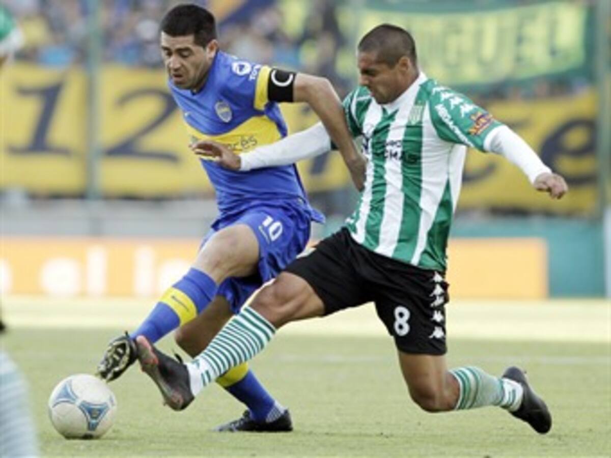 Boca Juniors empató con Banfield pero se mantiene como líder en Argentina