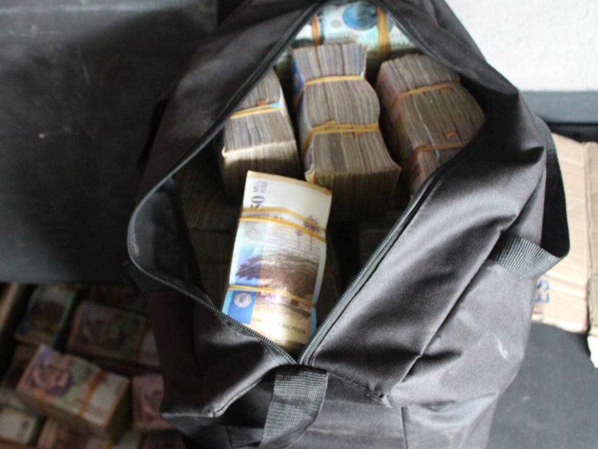 Judicializan a pareja que transportaba millonaria suma de dinero