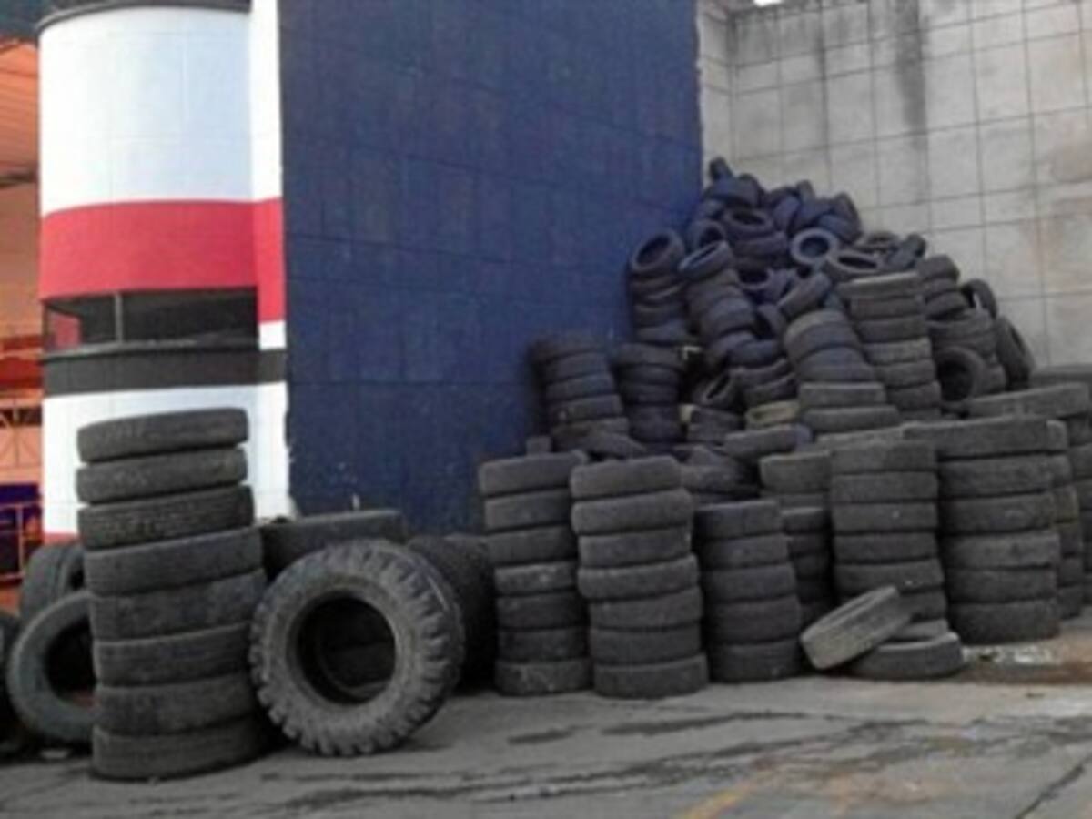 En Bogotá llantas usadas se utilizan en pavimentación de calles