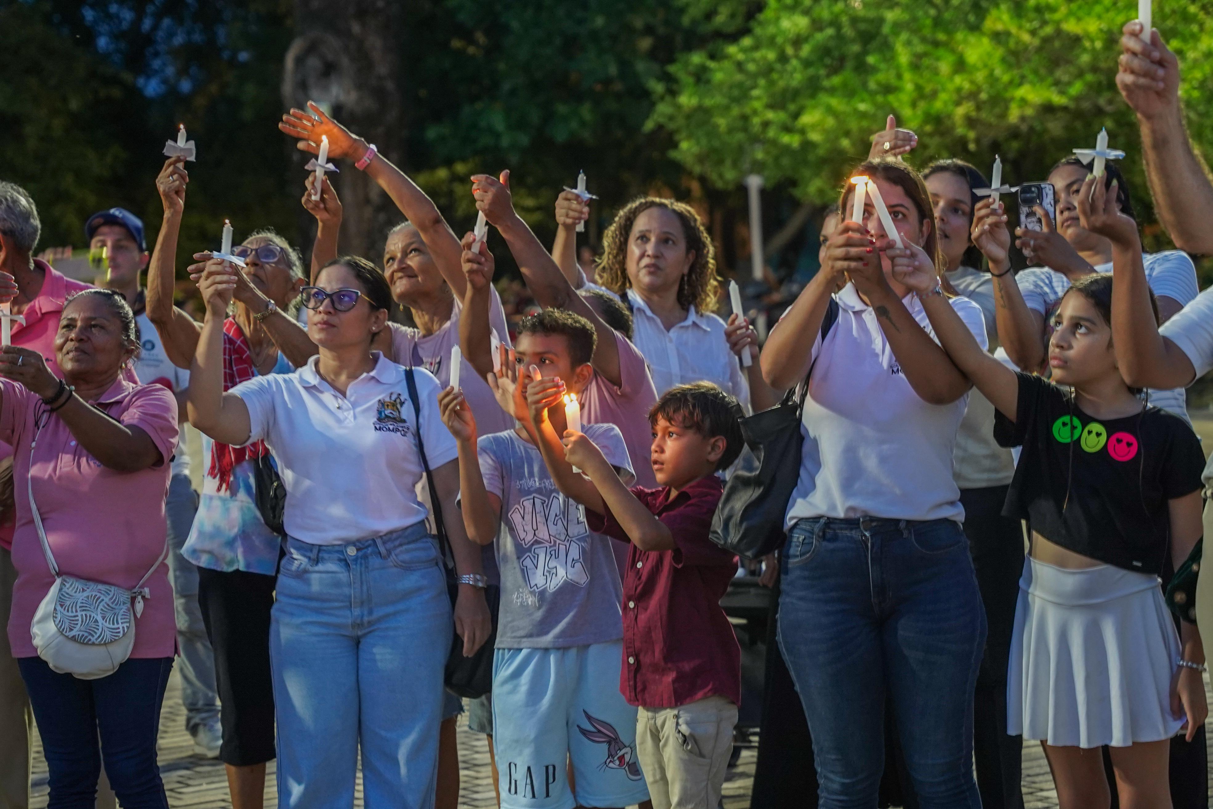 Mompox se unió en oración por la paz de Colombia y la salud del senador Miguel Uribe
