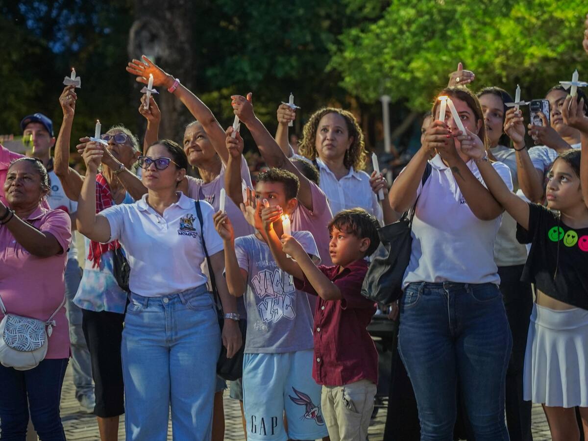 Mompox se unió en oración por la paz de Colombia y la salud del senador Miguel Uribe