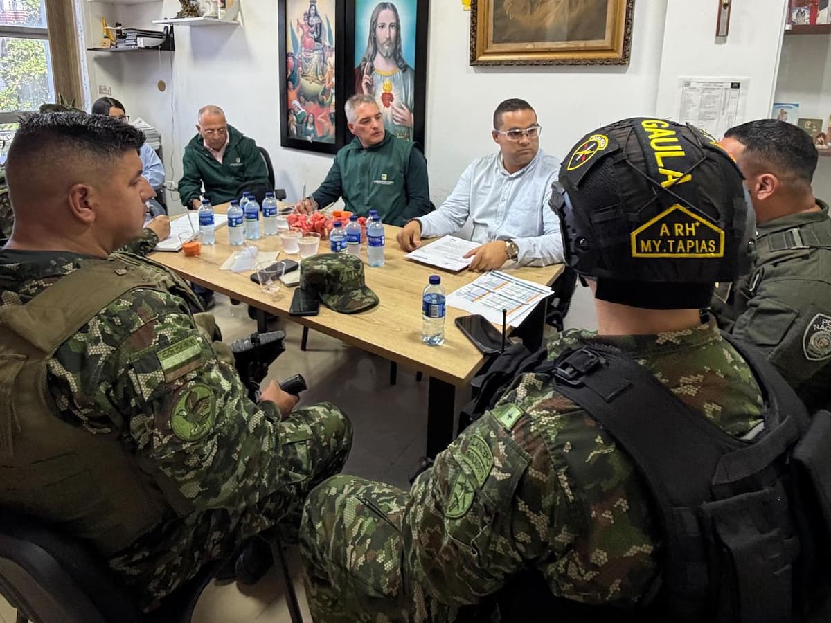 Gobernador de Antioquia visitó las poblaciones afectadas por denuncias de constreñimiento