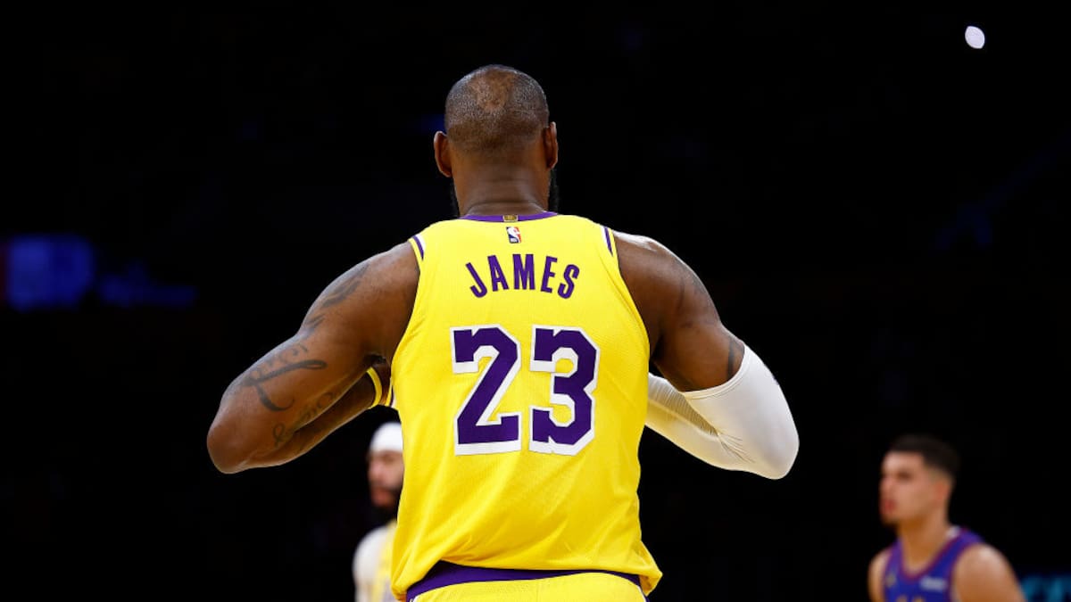 LeBron James sella millonario contrato de renovación con Los Angeles Lakers