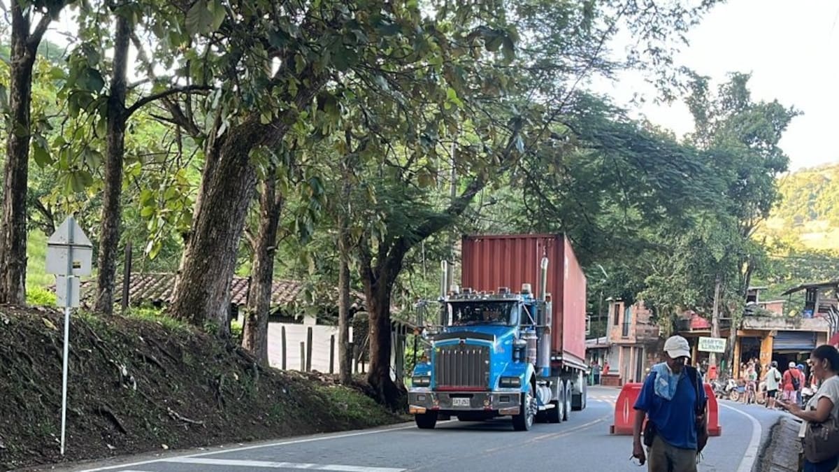 Manifestantes de la vía Amagá logran acuerdos parciales: se amplía horario en Sinifaná