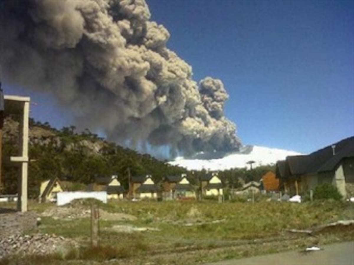 Chile decreta alerta roja por erupción de volcán Copahue