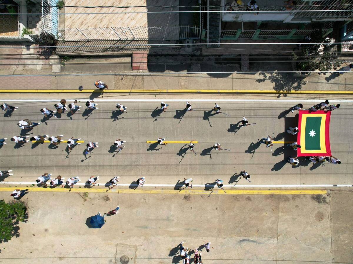 Una gran banda de paz con más de 1.500 artistas le cantó el himno a Cartagena