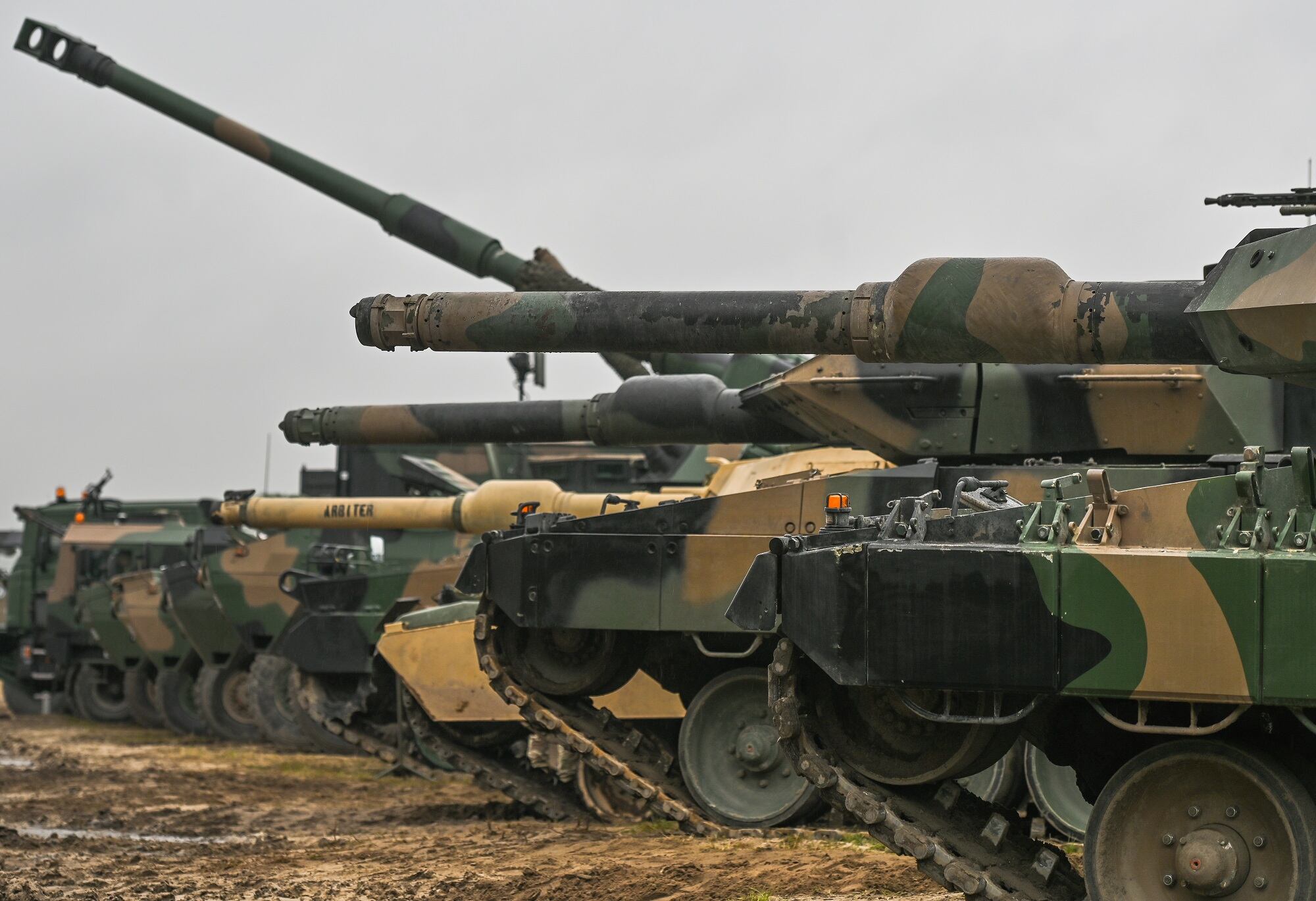 Tanques Leopard. (Photo by Artur Widak/NurPhoto via Getty Images)