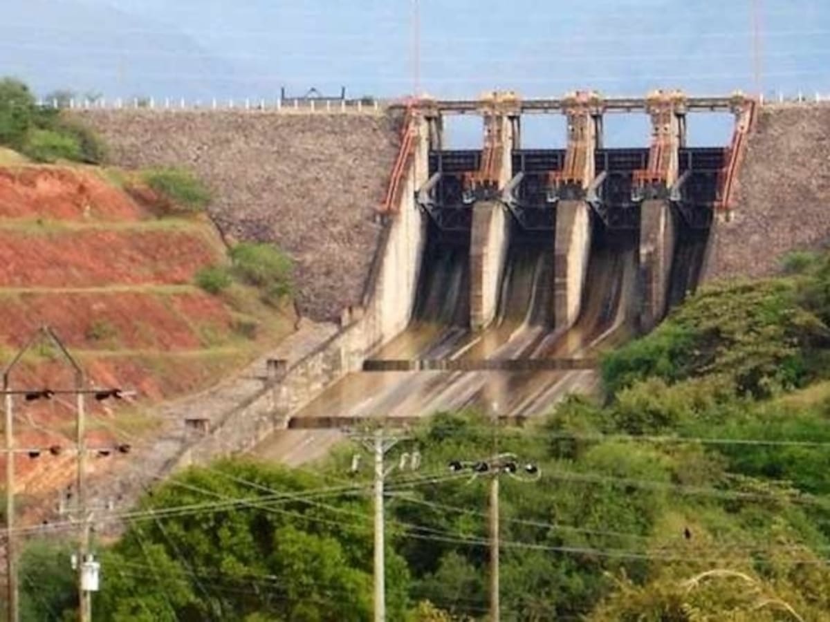 Hidroeléctrica de Betania en el Huila abrió sus compuertas