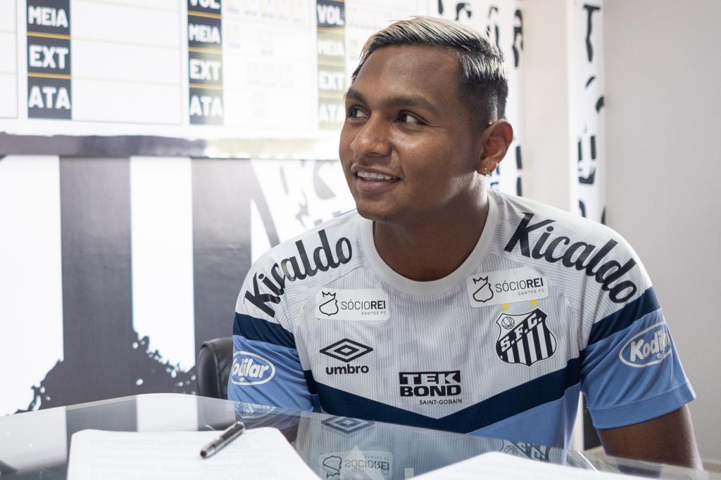 Alfredo Morelos, nuevo jugador del Santos / santosfc.com.br.