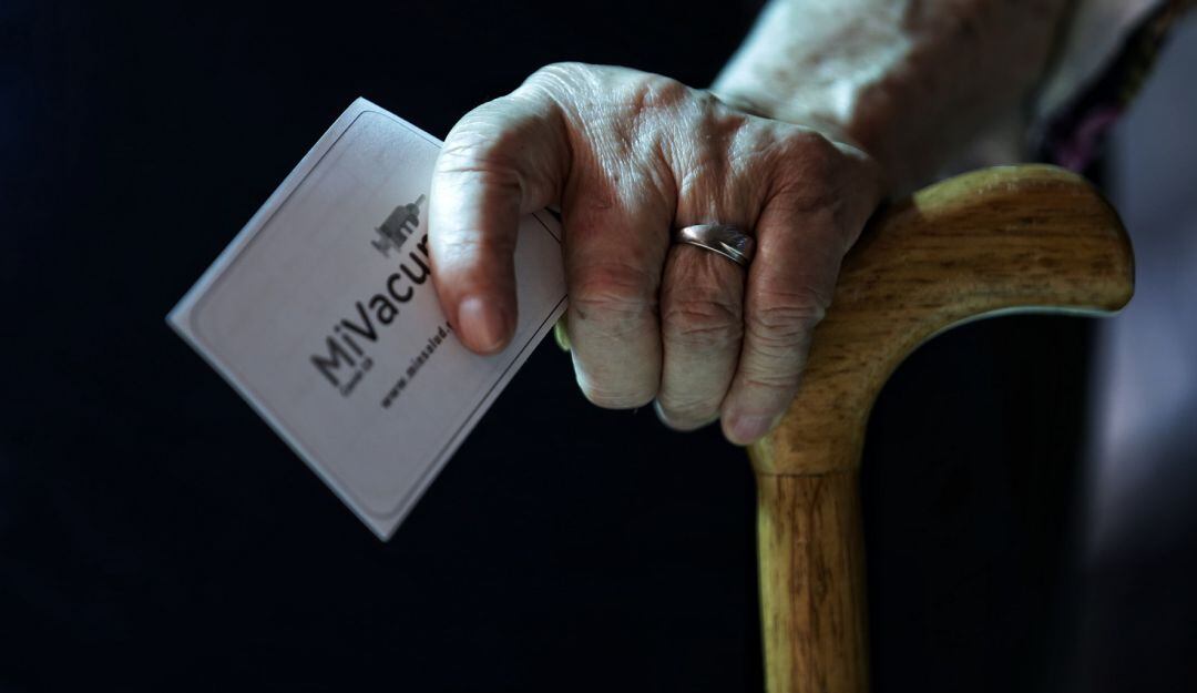 Según la directora del Dadis, Johana Bueno, las personas no vacunadas mayores de 50 años serían las más afectadas por la nueva ola de contagios