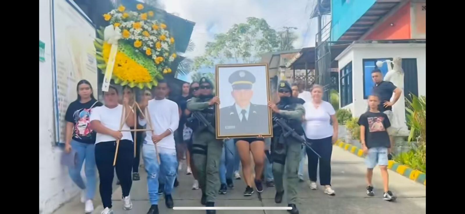 Con honores despiden en Buenaventura a patrullero asesinado en emboscada en Calima, Valle