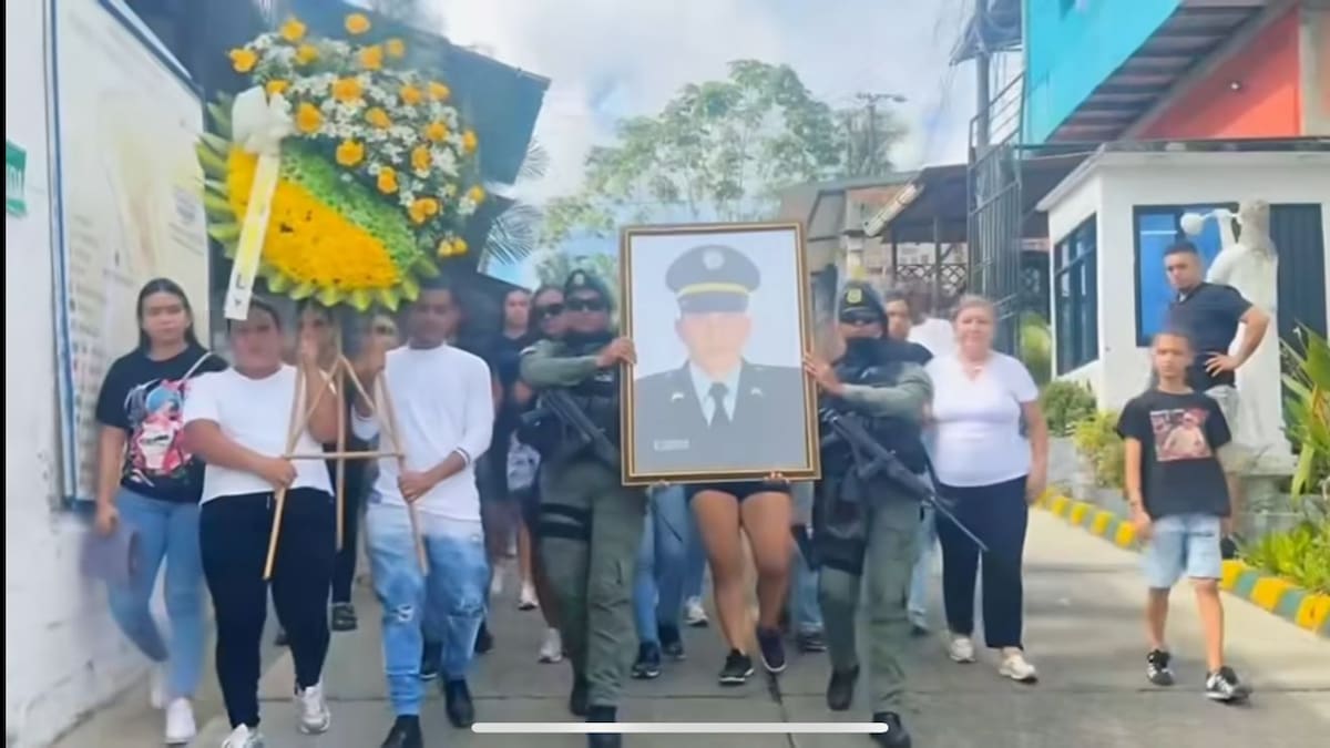 Con honores despiden en Buenaventura a patrullero asesinado en emboscada en Calima, Valle