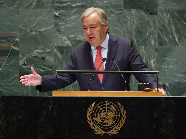 New York (United States), 24/09/2024.- United Nations (UN) Secretary-General Antonio Guterres gestures as he speaks during the General Debate of the 79th session of the United Nations General Assembly at United Nations Headquarters in New York, New York, USA, 24 September 2024. The annual high-level General Debate gathers world leaders from 24 to 28 September, and 30 September under the theme, 'Leaving no one behind: acting together for the advancement of peace, sustainable development and human dignity for present and future generations'. (Nueva York) EFE/EPA/JUSTIN LANE
