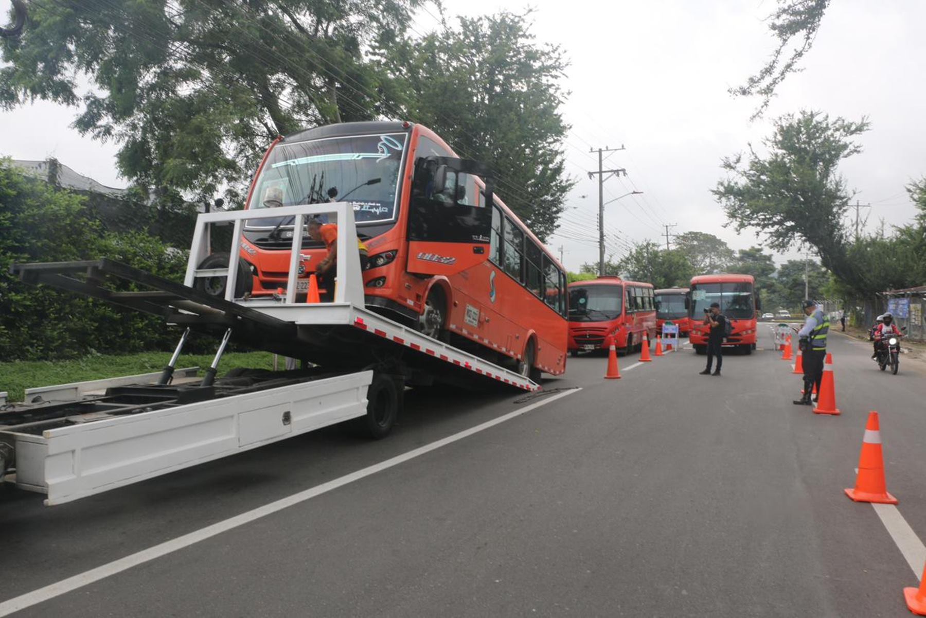 Buseta inmovilizada en Ibagué