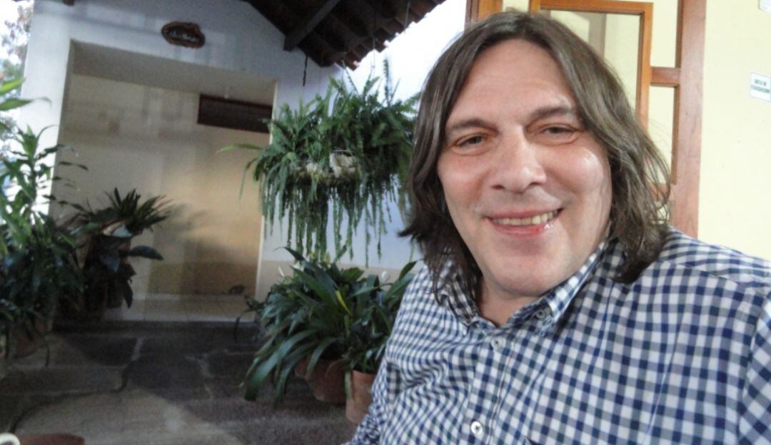 Murió el poeta inglés Tim Cloudsley, quien vivía en Bucaramanga